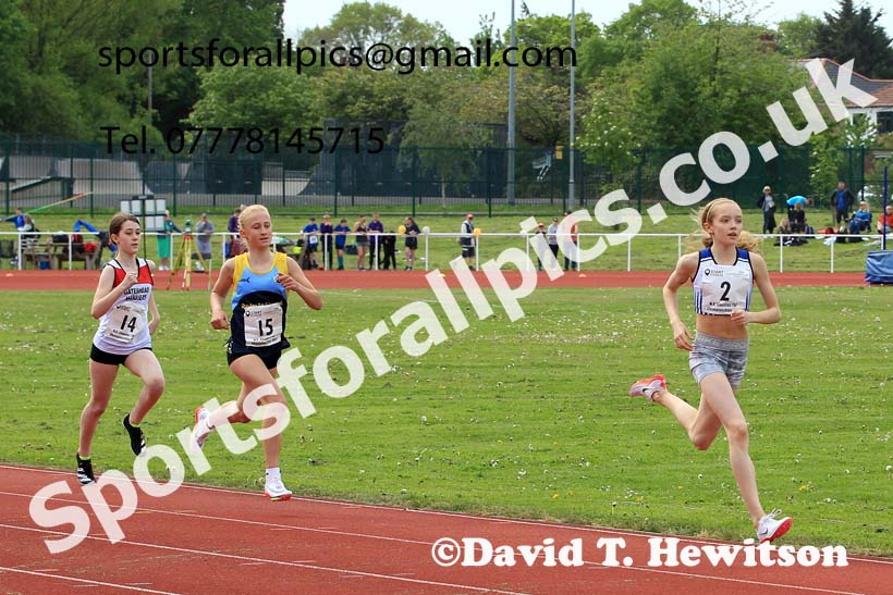 Women and Girls 800 metres, 2022 North Eastern Track and Field Champs., Middlesbrough. David T. Hewitson/Sports for All Pics